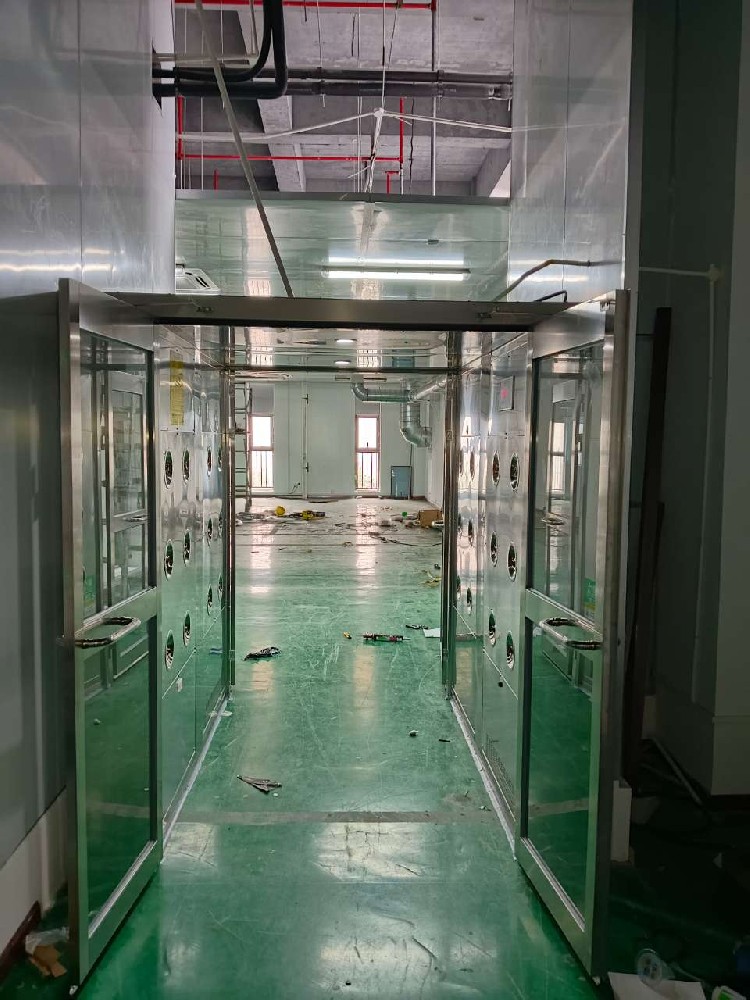 凈化設(shè)備風(fēng)淋室到底有什么用？